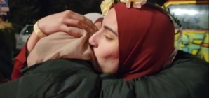 Sisters hold emotional reunion after one released from Israeli detention