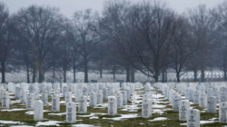 US Deep Freeze Leaves Gravediggers Struggling to Bury Dead