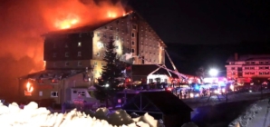 Deadly fire sweeps through ski resort hotel in Turkey