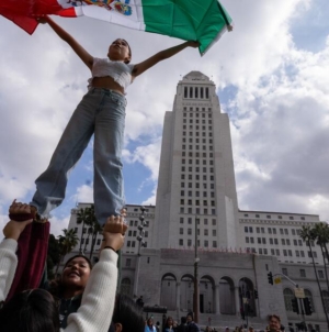 Hundreds of L.A. students join immigration protests; City Hall vandalized, police say