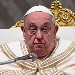 Pope Francis ‘condition remains critical’