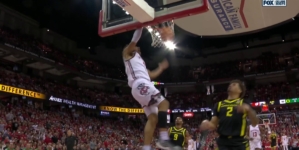 John Tonje gets the steal and finishes the tomahawk slam, extending Wisconsin's lead vs. Oregon