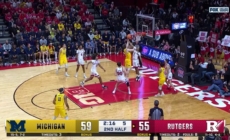 Danny Wolf scores layup off nice dish from Nimari Burnett to secure Michigan's 66-63 win over Rutgers