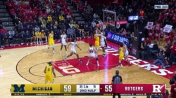 Danny Wolf scores layup off nice dish from Nimari Burnett to secure Michigan's 66-63 win over Rutgers