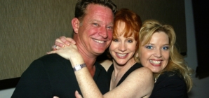 Reba McEntire’s former costar Christopher Rich reunites with her 7 years after stroke