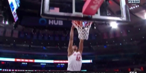 St. John's RJ Luis Jr. throws down a dunk in a WILD sequence early vs. Marquette