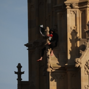 Man with a Palestinian flag climbed London’s Big Ben tower and refused to come down