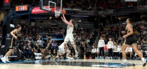 Tre Donaldson gets the steal and finds Danny Wolf for the finish, extending Michigan's lead vs. Purdue