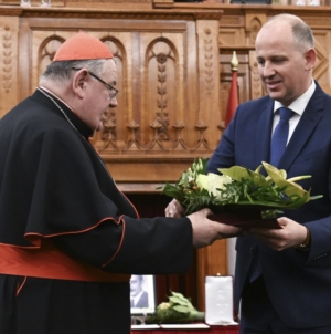 Former Archbishop of Prague Dominik Duka Awarded the János Esterházy Prize