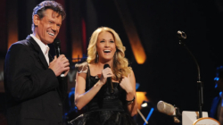 Carrie Underwood honors Randy Travis at the Opry 100: A Live Celebration