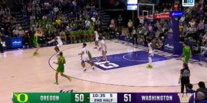 Nate Bittle drains a 3-pointer, giving Oregon lead over Washington