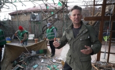 Richard Engel visits scene of Russian attack in Ukraine as Putin delays ceasefire decision