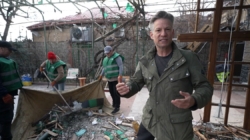 Richard Engel visits scene of Russian attack in Ukraine as Putin delays ceasefire decision