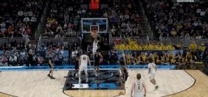 Roddy Gayle Jr. cuts baseline for the jam, extending Michigan's lead over Purdue