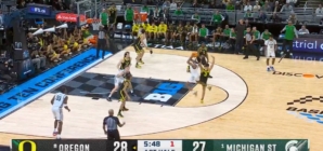 Jeremy Fears Jr. nails a tough and-1 jump shot, giving MSU the lead over Oregon