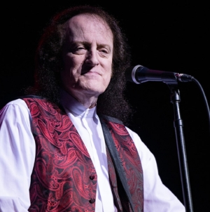 Singer Tommy James stops concert from ‘exhaustion’