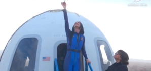 Blue Origin all-female crew featuring Katy Perry, Lauren Sanchez returns from space