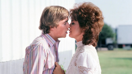 ‘Blue Lagoon’ star details stripping down for controversial film