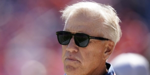 Jeff Sperbeck dies after reportedly falling out of John Elway-driven golf cart