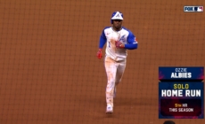 Braves' Ozzie Albies launches a solo home run vs. Dodgers
