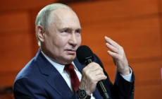 Without waiting for Trump, E.U. and Britain impose new sanctions on Russia over Ukraine