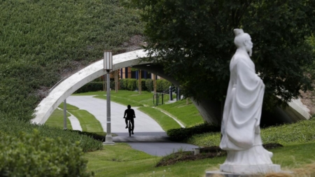 UC Irvine police look for rape suspect after campus attack