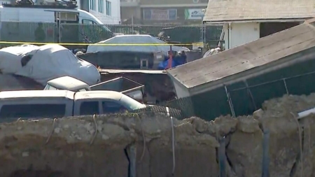 Ventura sinkhole takes down a shed and two vehicles, sends people scrambling