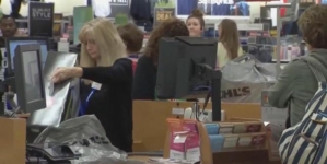Holiday spending up 4% from 2018 as shoppers look for last minute deals