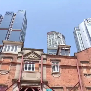 Shanghai historic building moved by 432 robots to make way for development