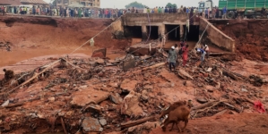 At least 200 killed as floods submerge Nigerian trading hub
