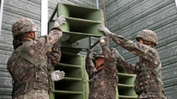 North Korea appears to follow the South in suspending loudspeaker broadcasts