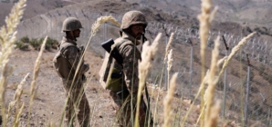 Suicide car bombing in Pakistan kills 14 soldiers and injures 25 people