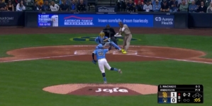 Manny Machado smashes solo home run to extend Padres' lead against Brewers