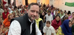 Persecuted Christians Show Gratitude to Hungarians for Lifesaving Support