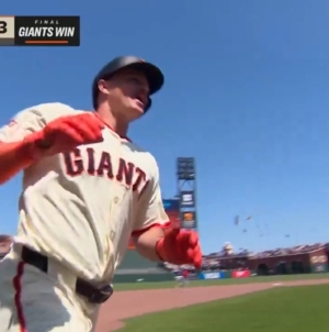 Giants’ Matt Chapman delivers walk-off two-run home run to stun Braves