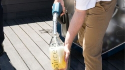 Aircela demonstrates machine that produces gasoline directly from air