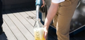 Aircela demonstrates machine that produces gasoline directly from air