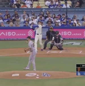 Dodgers' Shohei Ohtani crushes leadoff homer vs. Giants
