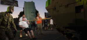 Strength Athlete Pulls 45-Ton Lynx Combat Vehicle with His Teeth