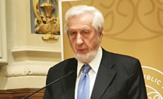 Former Foreign Minister Attacked with a Hammer