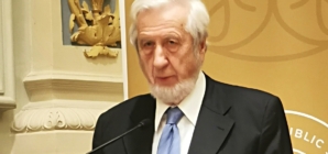 Former Foreign Minister Attacked with a Hammer