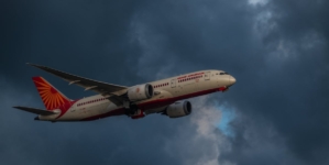Air India Boeing 787 leaves Hong Kong but turns around due to “technical issue” just days after deadly crash