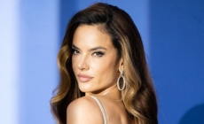 Former Victoria’s Secret Angel Alessandra Ambrosio stuns in bikini at Los Cabos