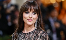 Dakota Johnson calls Hollywood ‘a mess’ during ‘Hot Ones’ appearance