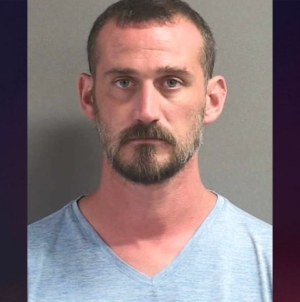 Man arrested after allegedly leaving son in hot car to die while he went drinking
