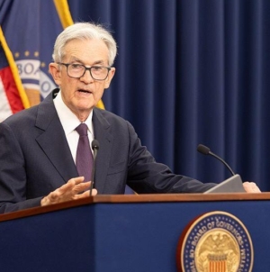 Trump says “maybe” he’ll try to fire Fed chief Jerome Powell