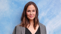 Jennifer Garner admits doctors talked her out of plastic surgery