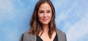 Jennifer Garner admits doctors talked her out of plastic surgery