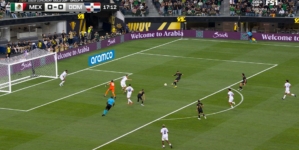 Mexico's Santiago Gimenez nearly opens the score in match against Dominican Republic