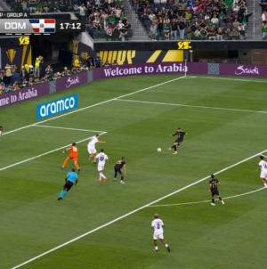 Mexico's Santiago Gimenez nearly opens the score in match against Dominican Republic
